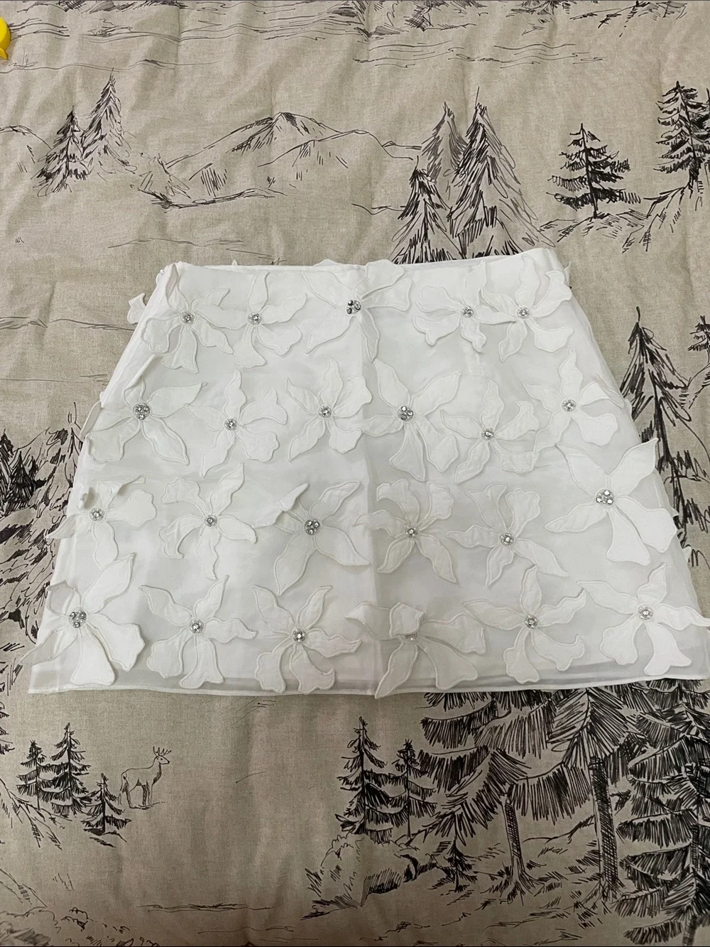 Zara White Mini Appliqué Skirt S NWOT - Picture 3 of 4